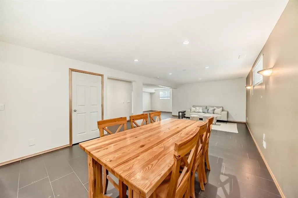 58 Panatella Lane NW