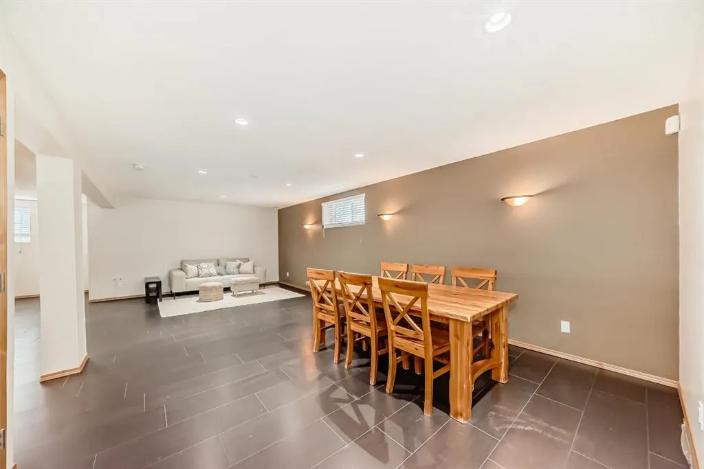 58 Panatella Lane NW