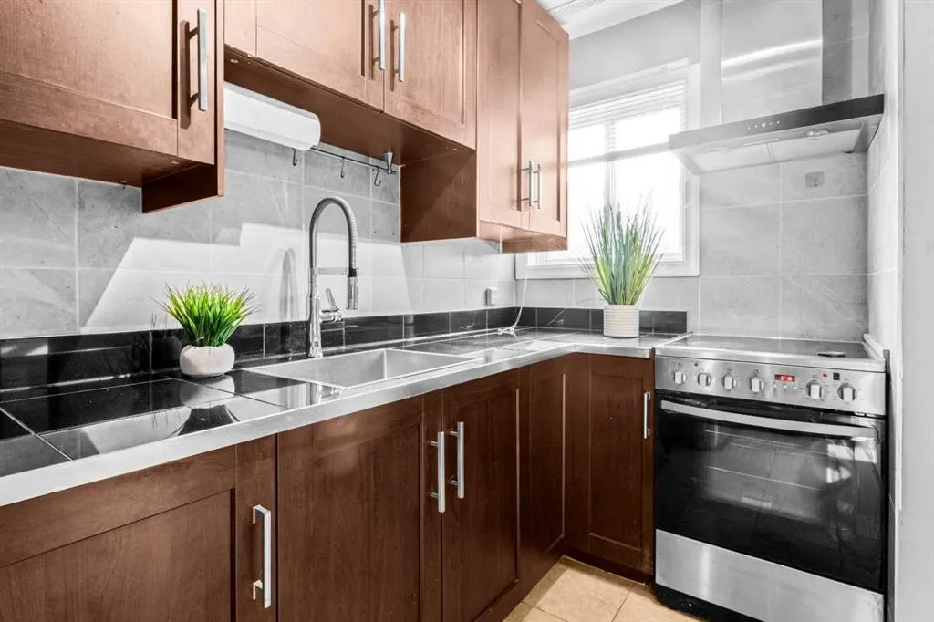 3726 Centre Street NE, #8