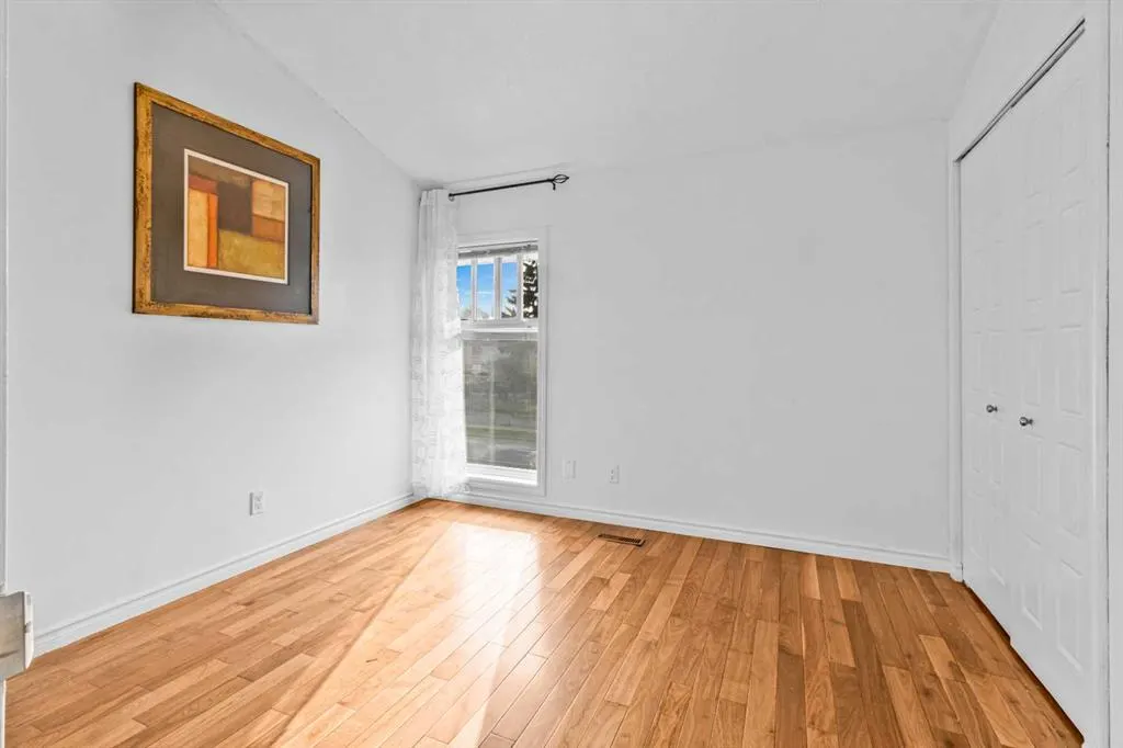 3726 Centre Street NE, #8