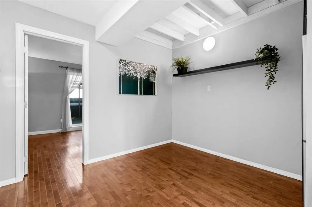 3726 Centre Street NE, #8