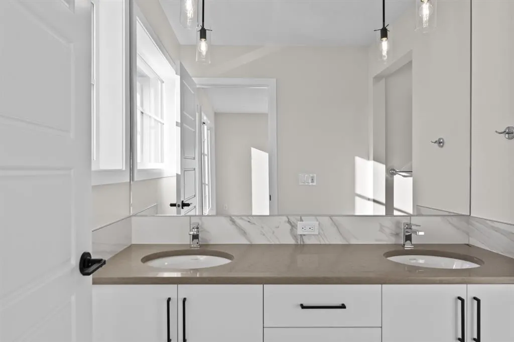 476 Lewiston Landing NE