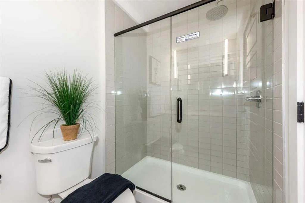 2635 1 Avenue NW, #2