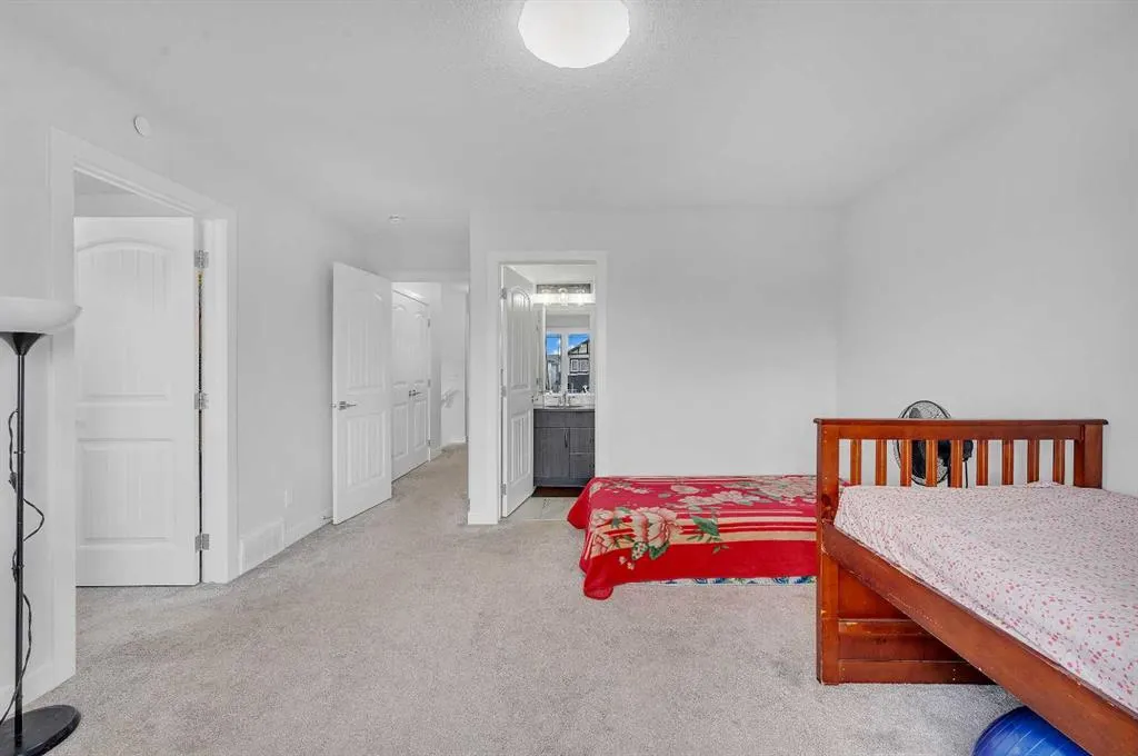 165 Hotchkiss Way SE