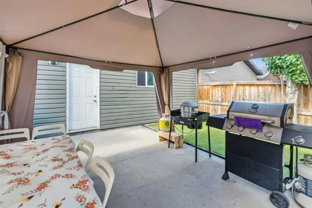 22 Auburn Bay View SE