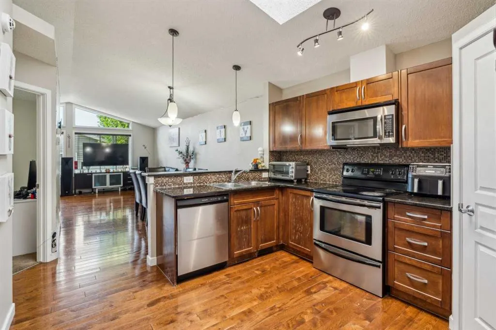 22 Auburn Bay View SE