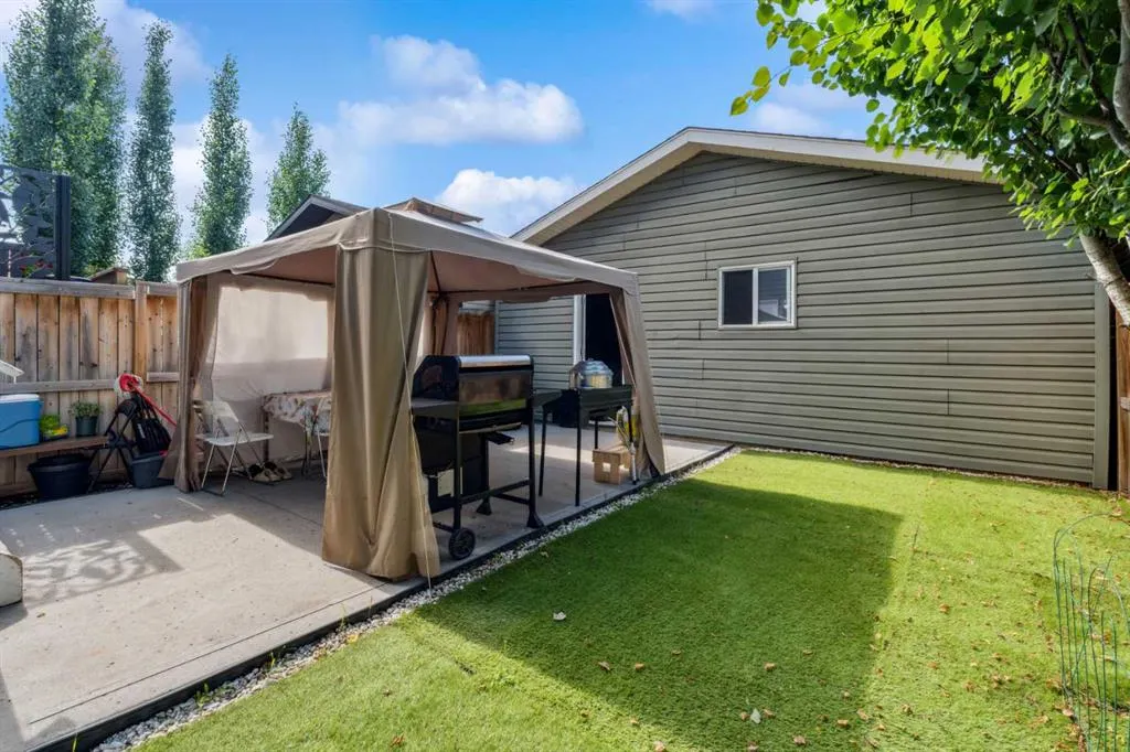 22 Auburn Bay View SE