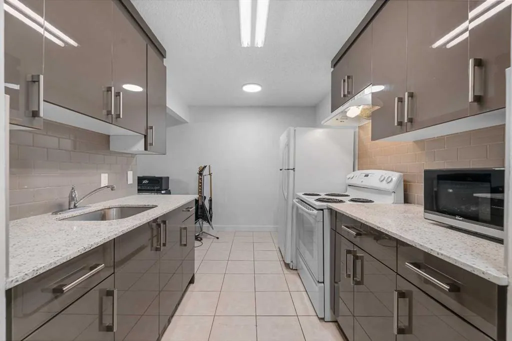 4328 4 Street NW, #205