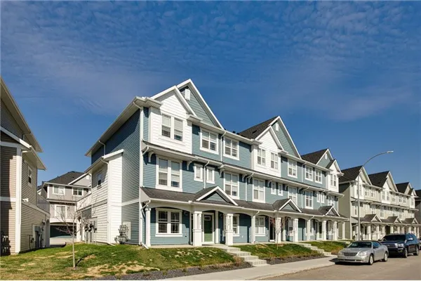 230 Copperleaf Way SE