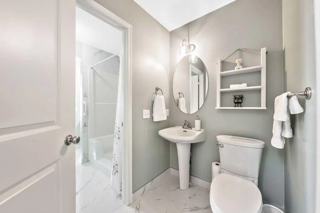 101 Prestwick Avenue SE