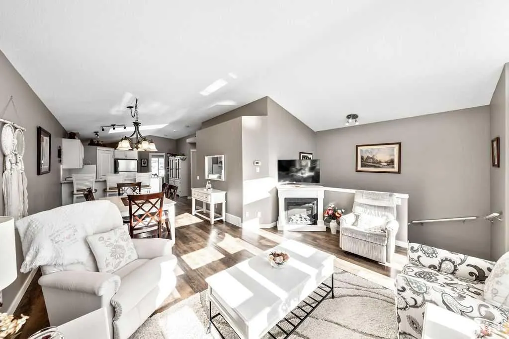 101 Prestwick Avenue SE