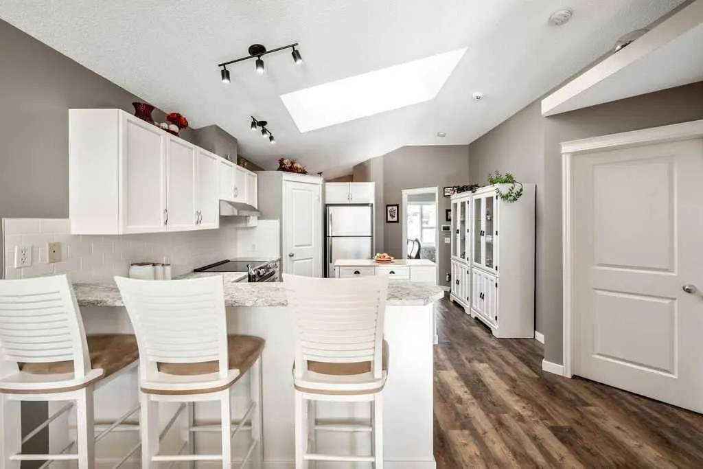 101 Prestwick Avenue SE