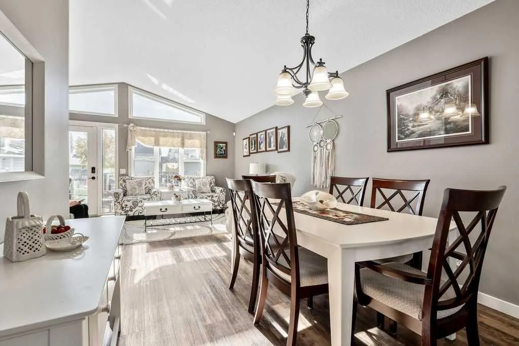 101 Prestwick Avenue SE