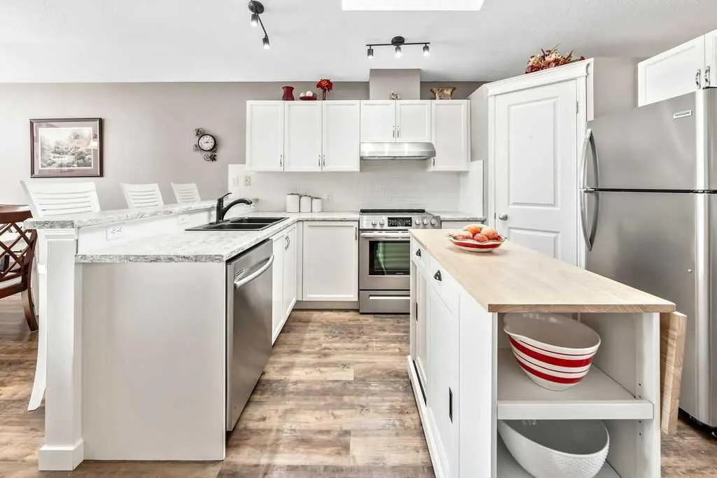 101 Prestwick Avenue SE