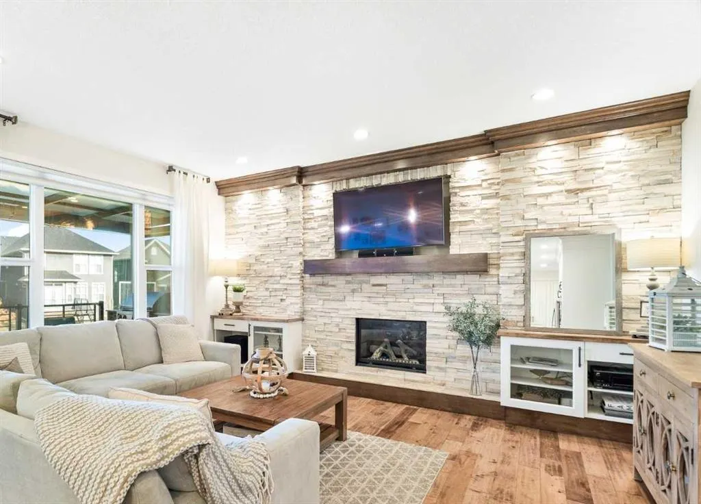 163 Cranarch Landing SE