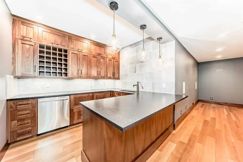 2 Tuscany Estates Crescent NW