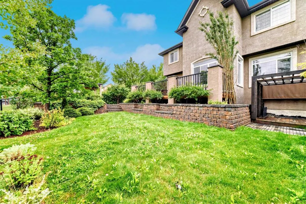 2 Tuscany Estates Crescent NW