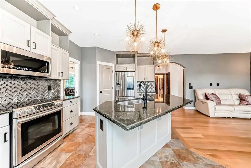 2 Tuscany Estates Crescent NW