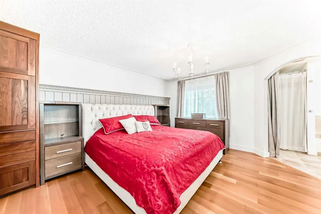 2 Tuscany Estates Crescent NW