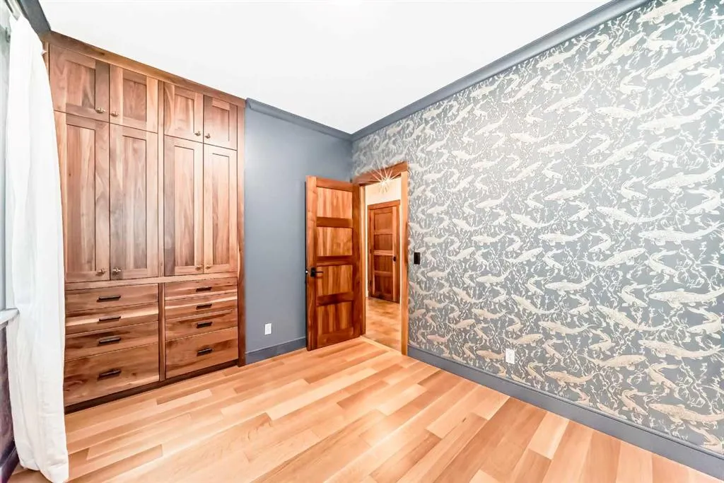 2 Tuscany Estates Crescent NW