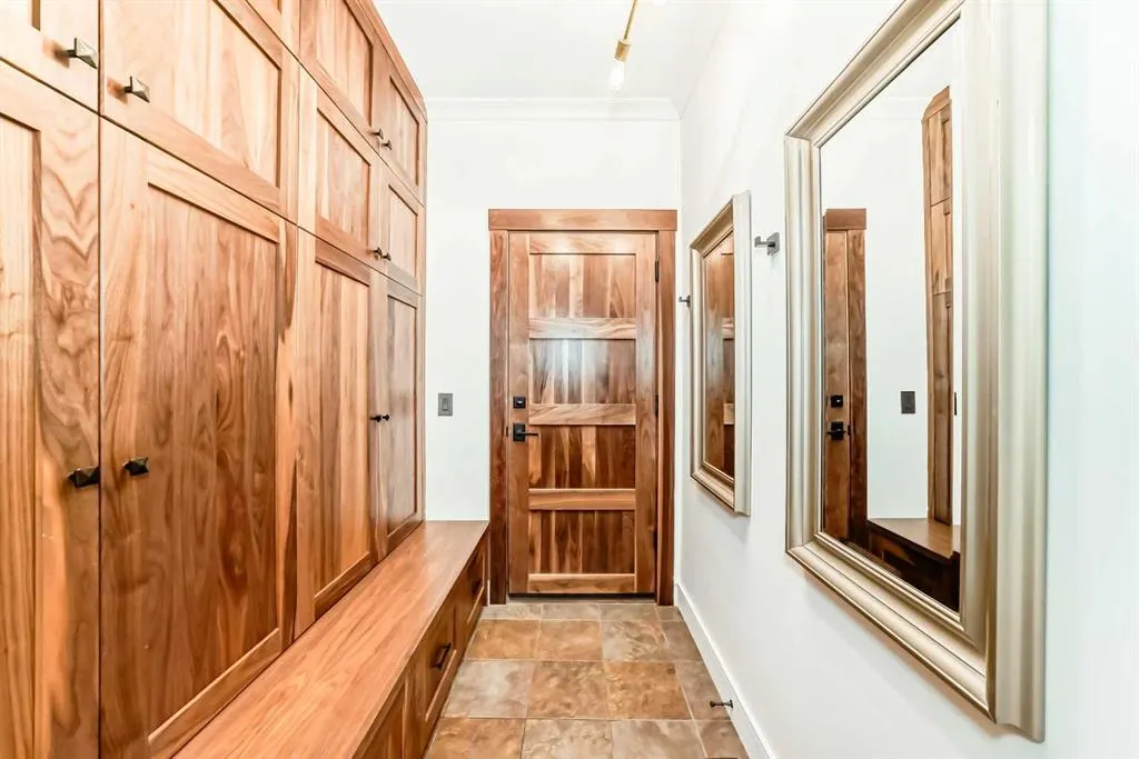 2 Tuscany Estates Crescent NW