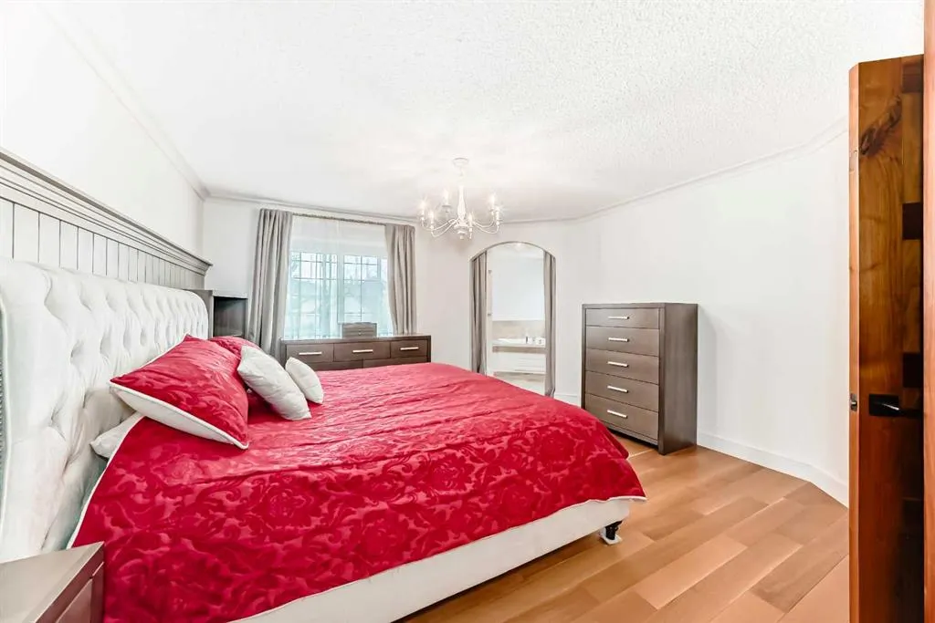 2 Tuscany Estates Crescent NW