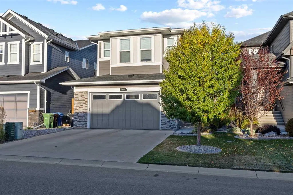 240 Cranbrook Circle SE