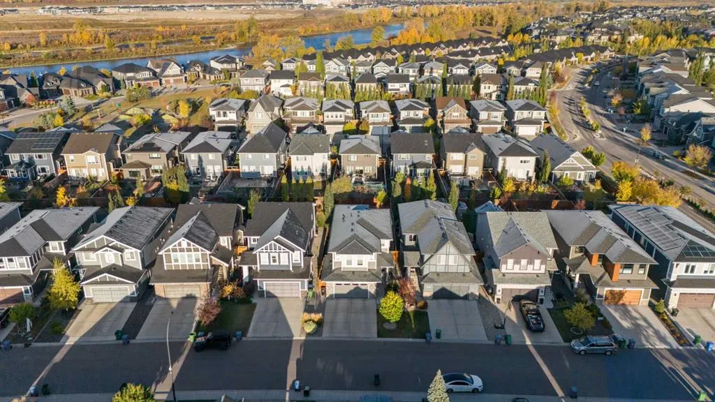 240 Cranbrook Circle SE