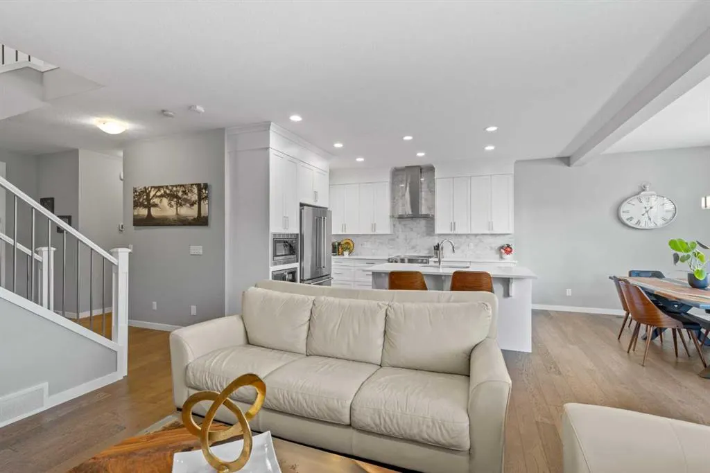 240 Cranbrook Circle SE