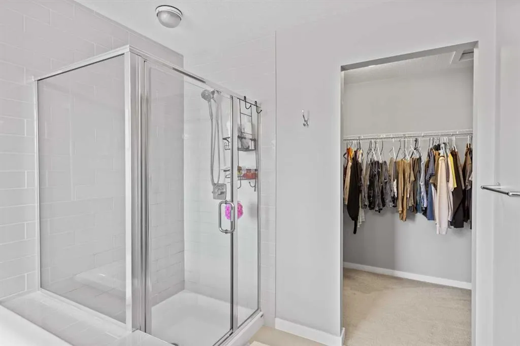 240 Cranbrook Circle SE