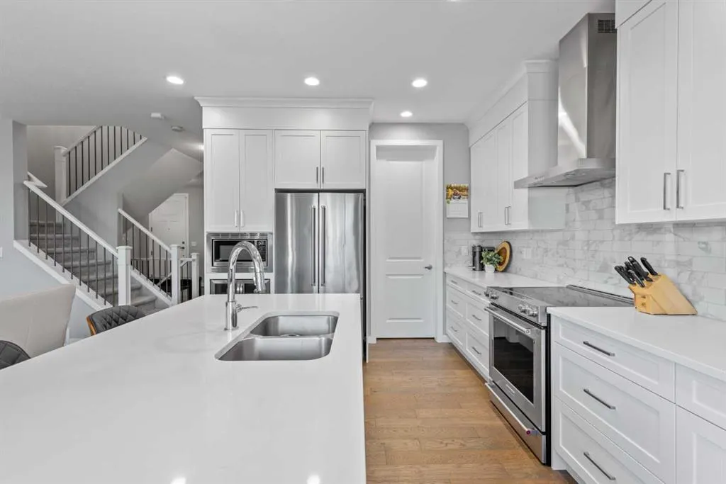 240 Cranbrook Circle SE