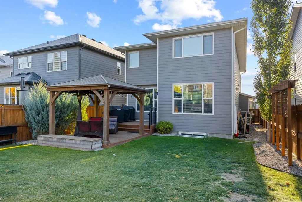 240 Cranbrook Circle SE