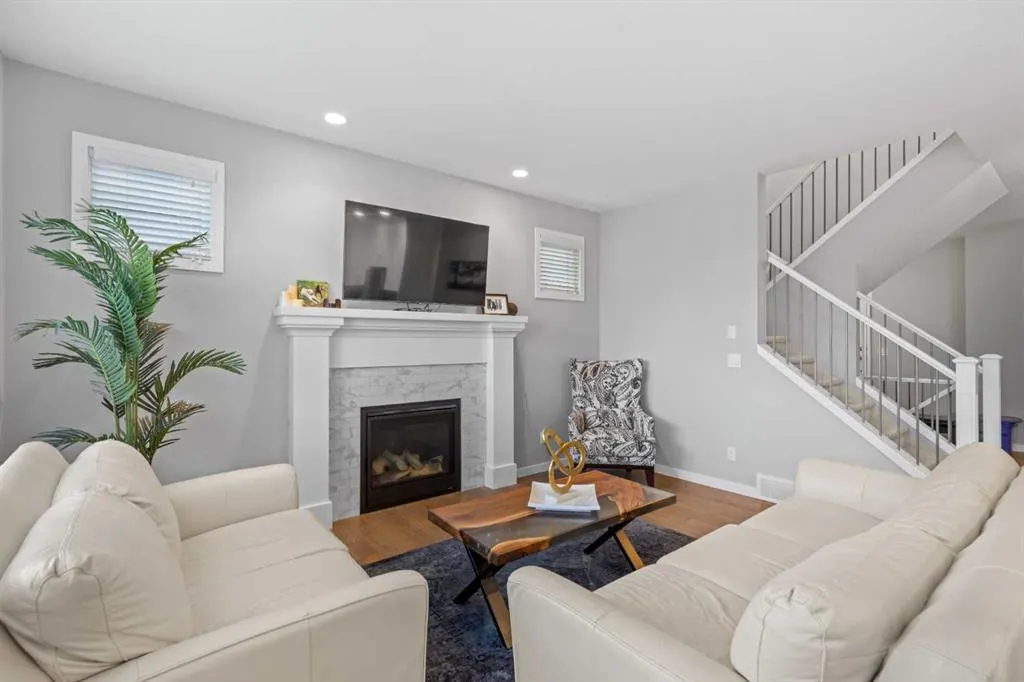 240 Cranbrook Circle SE