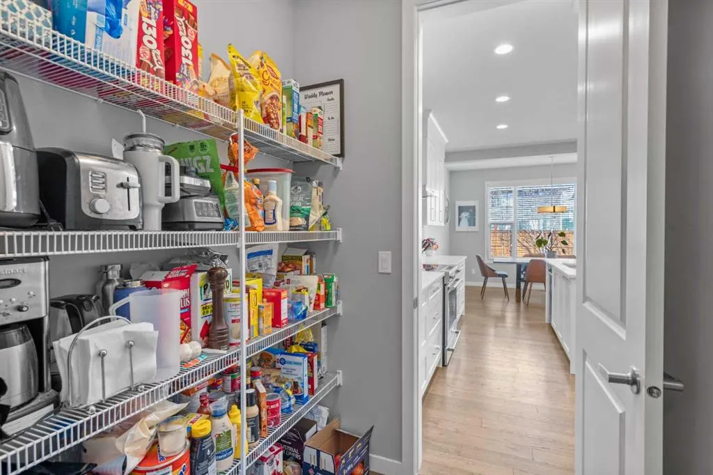 240 Cranbrook Circle SE