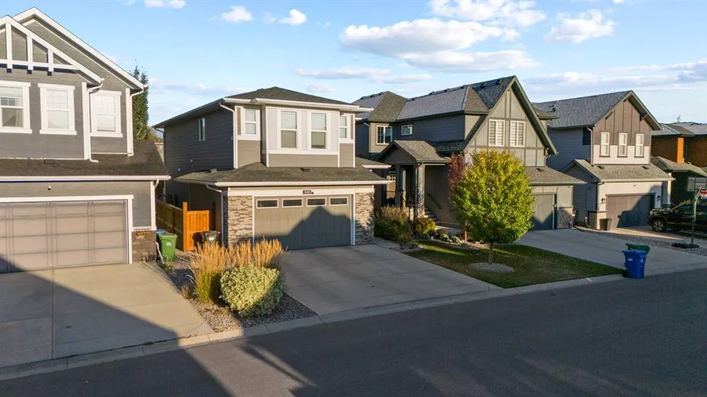 240 Cranbrook Circle SE