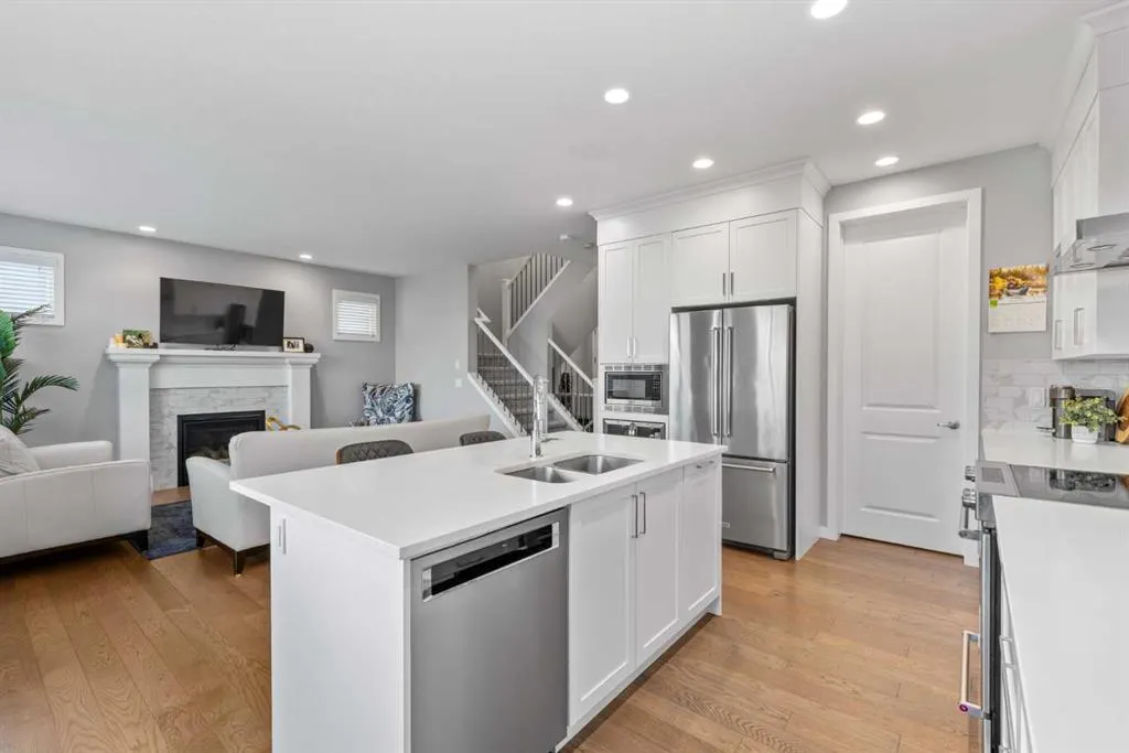 240 Cranbrook Circle SE