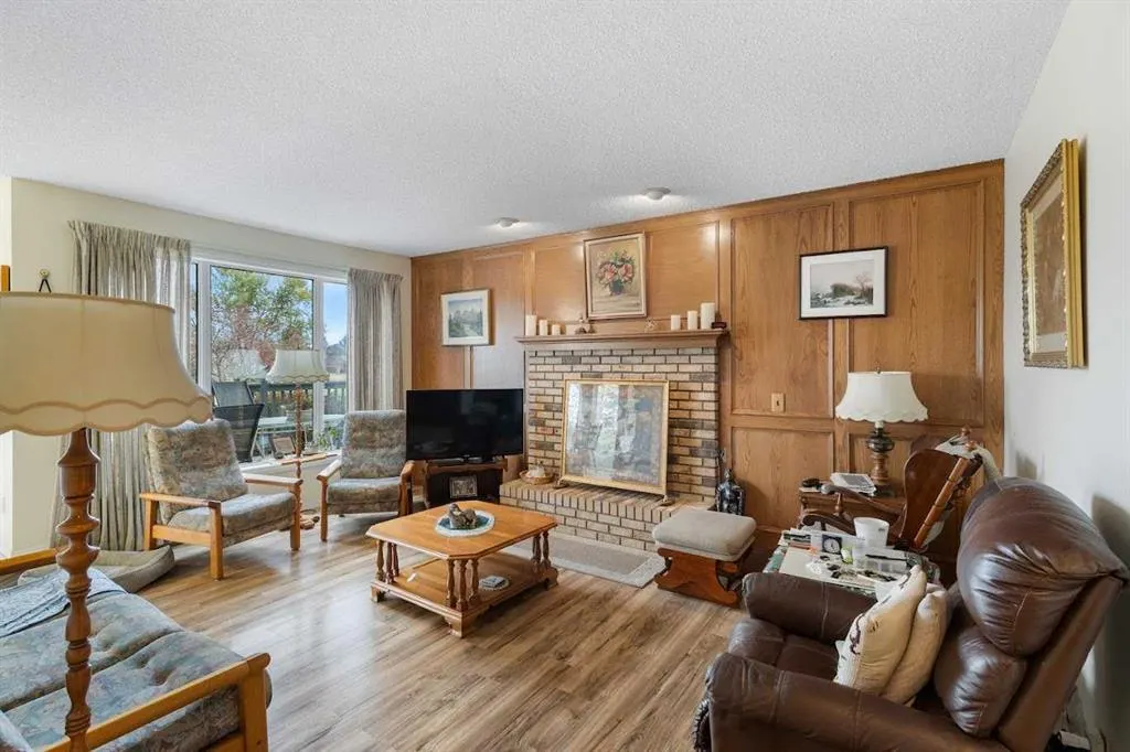 224 Douglas Woods Point SE