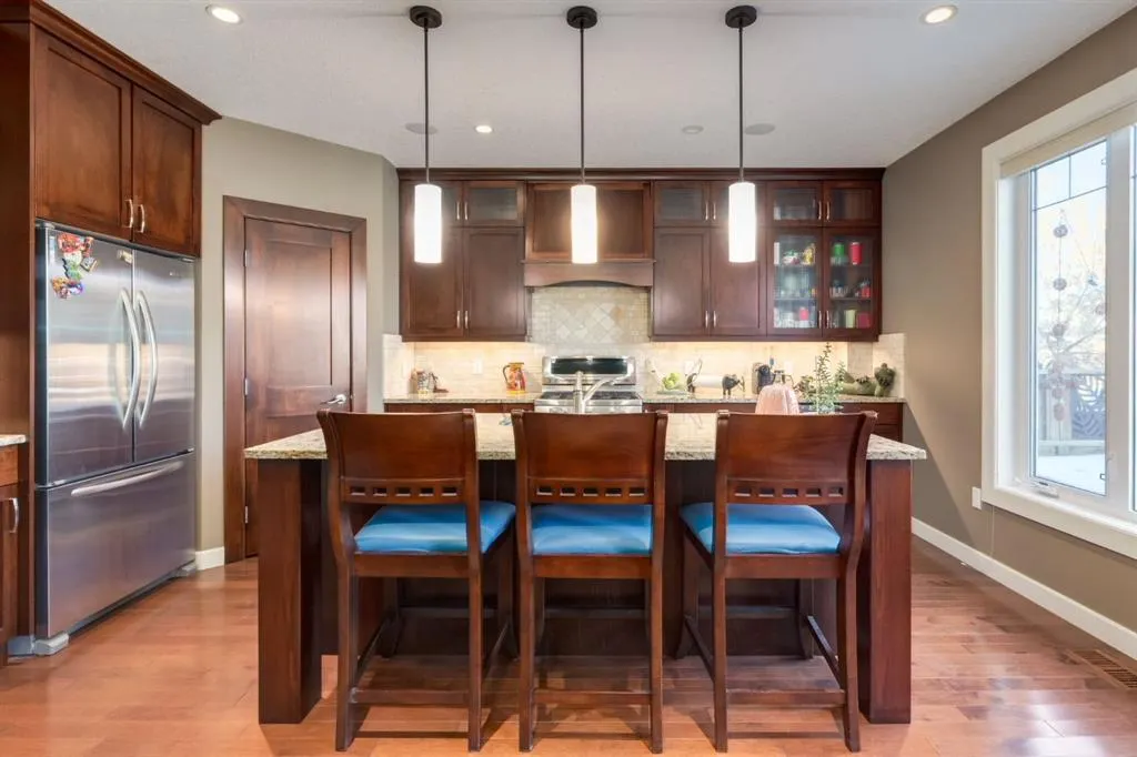 6616 Bowness Road NW