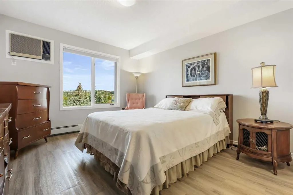 7239 Sierra Morena Boulevard SW, #404