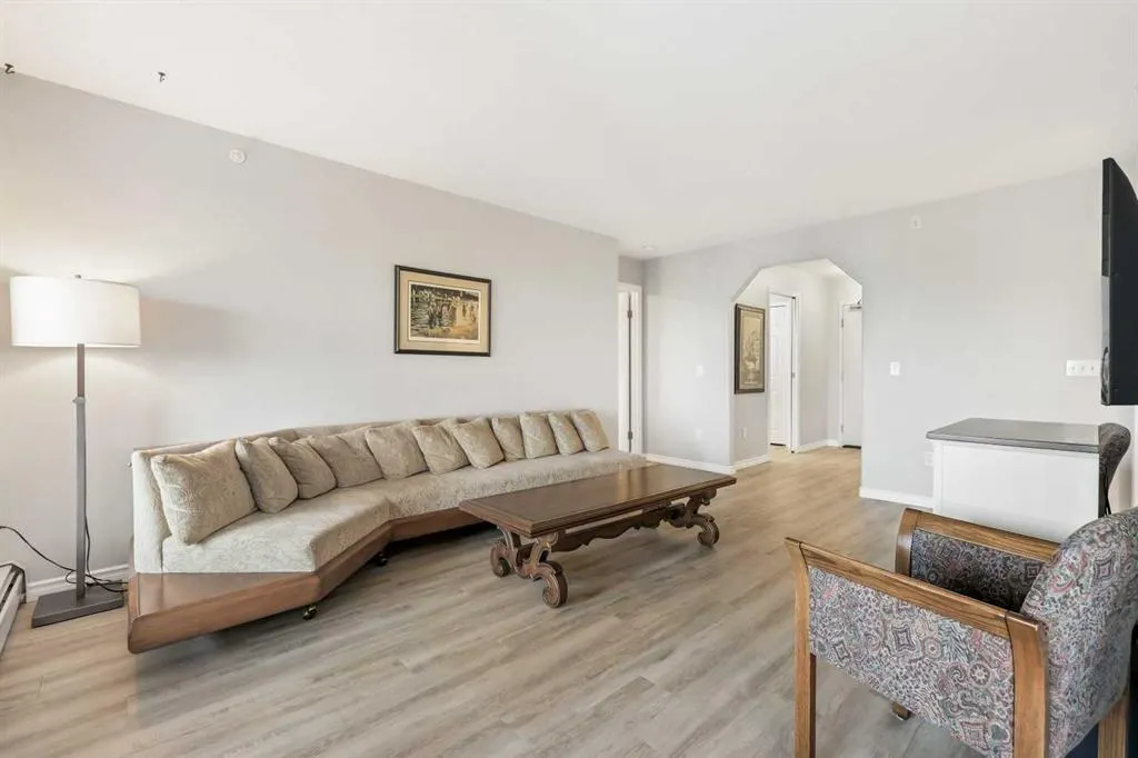 7239 Sierra Morena Boulevard SW, #404