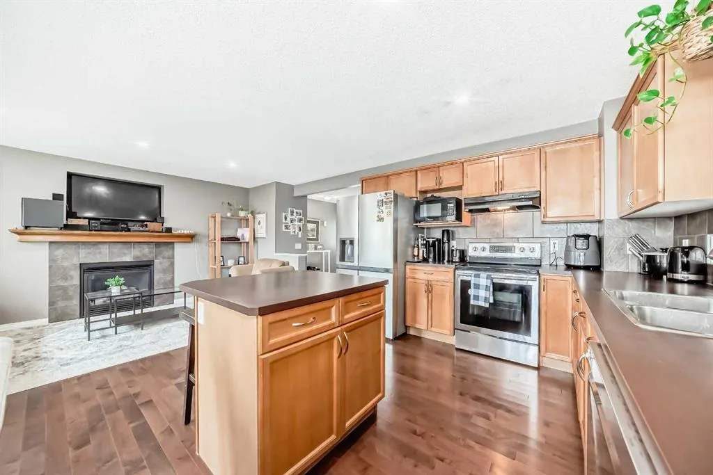 127 Covepark Green NE