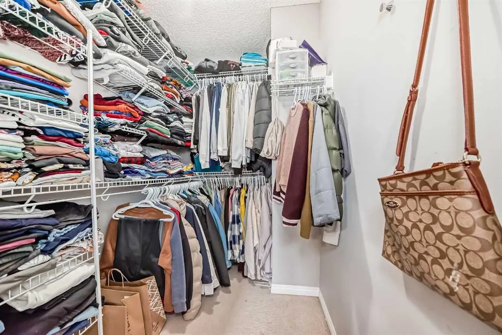 127 Covepark Green NE