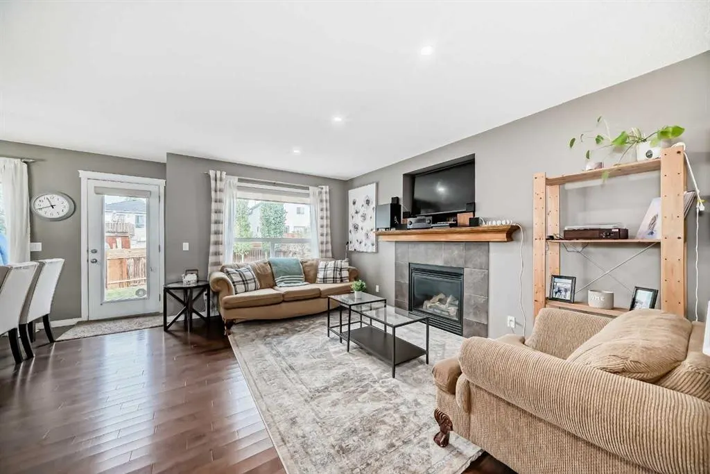 127 Covepark Green NE