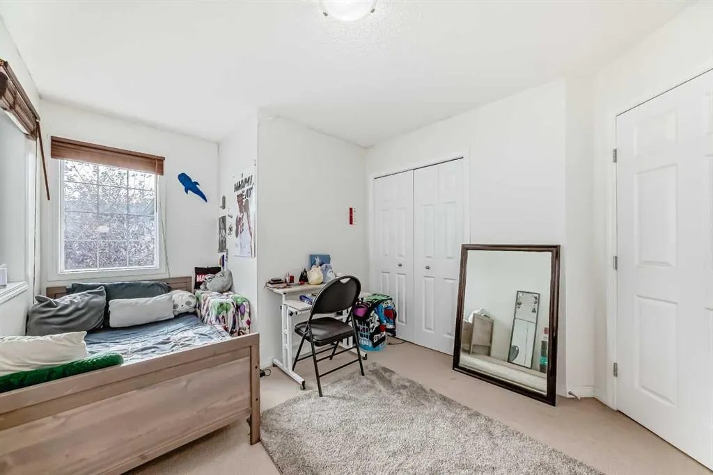 127 Covepark Green NE