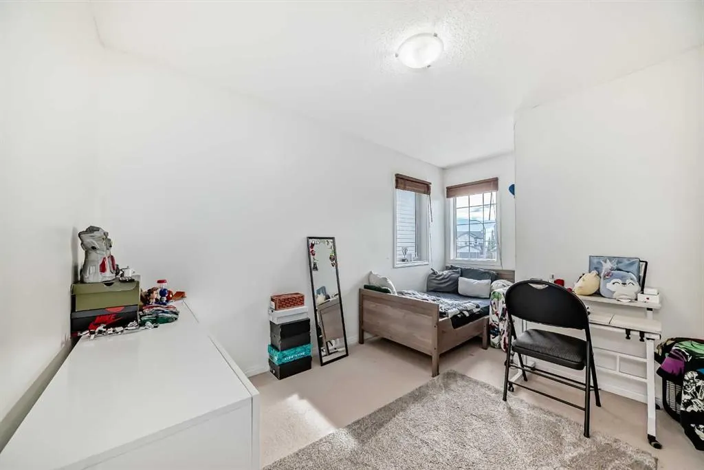 127 Covepark Green NE