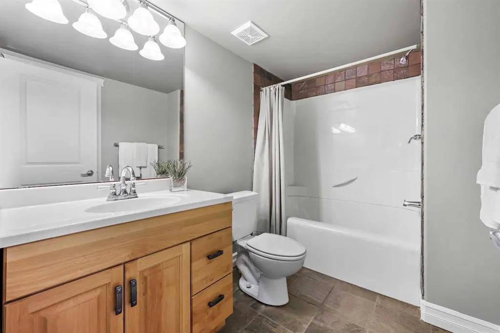 5619 Coach Hill Road SW