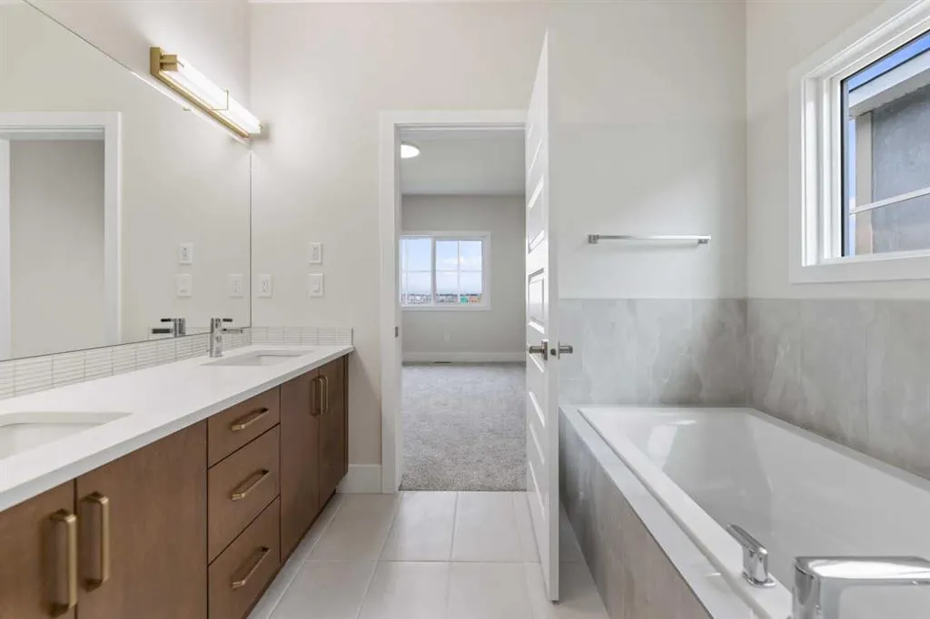 288 Savanna Drive NE