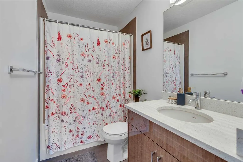 607 17 Avenue NW, #205