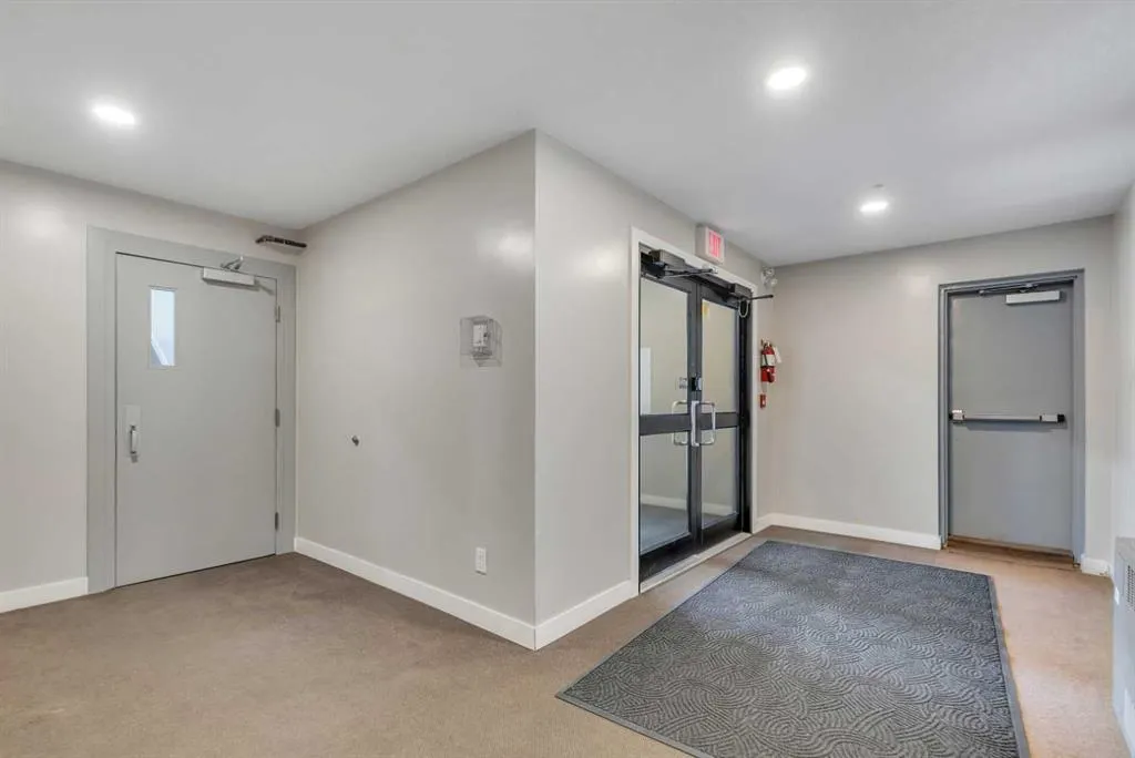 607 17 Avenue NW, #205