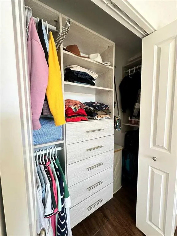 607 17 Avenue NW, #205